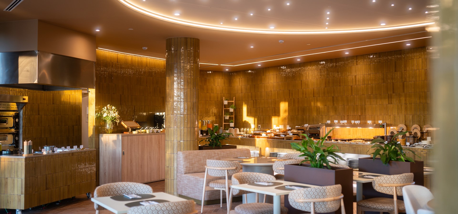 Castelo Suites Hotel