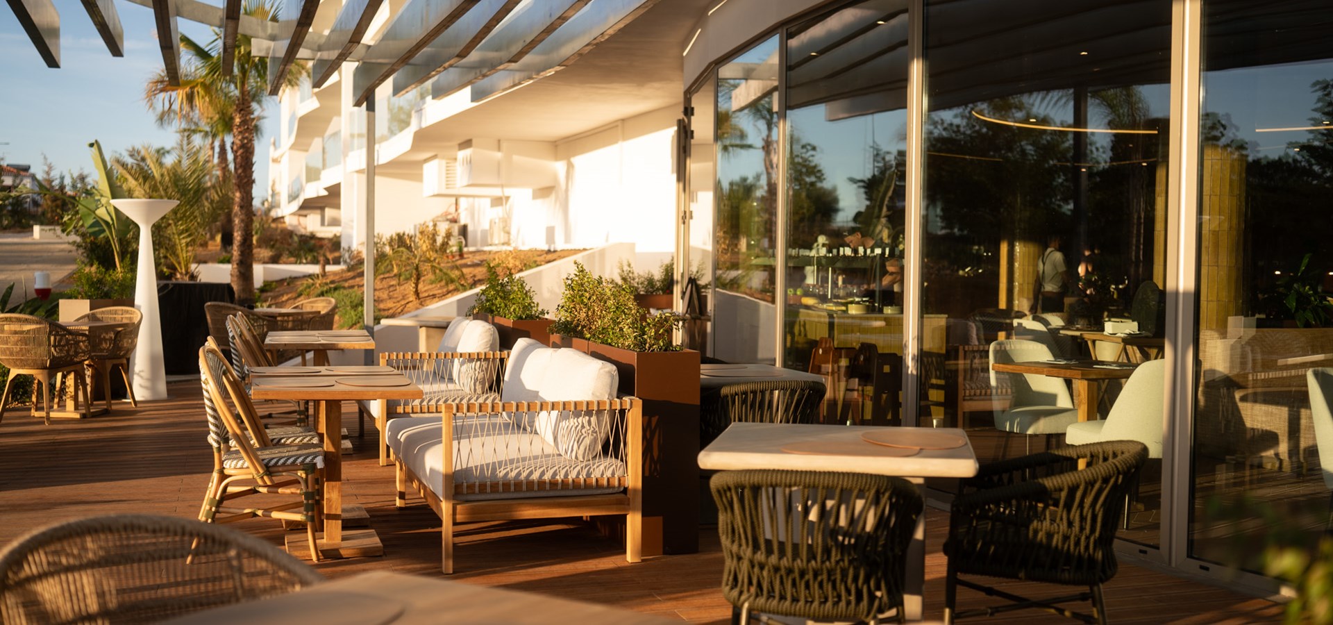 Castelo Suites Hotel