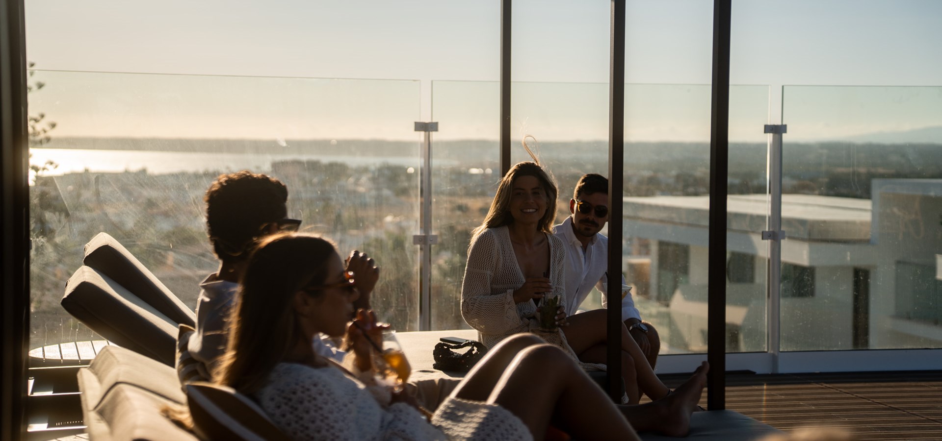 Castelo Suites Hotel