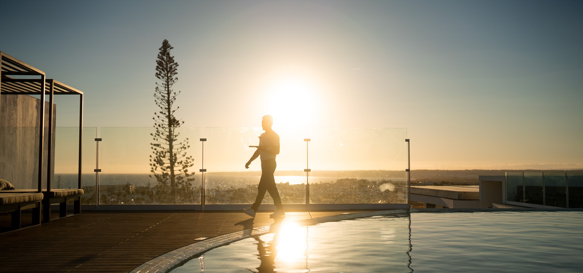 Castelo Suites Hotel