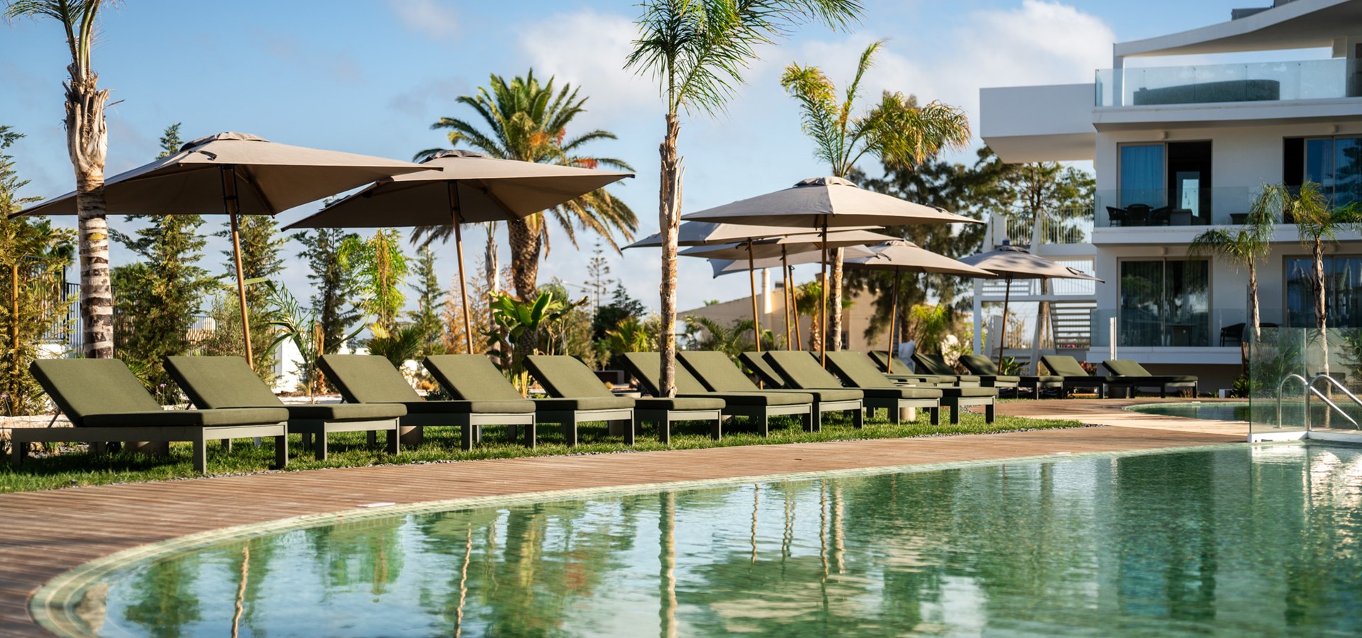 Castelo Suites Hotel