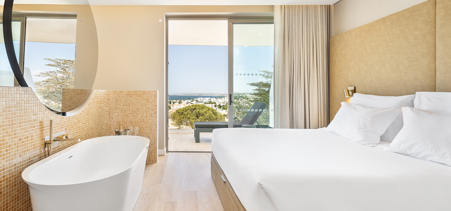 Castelo Suites Hotel